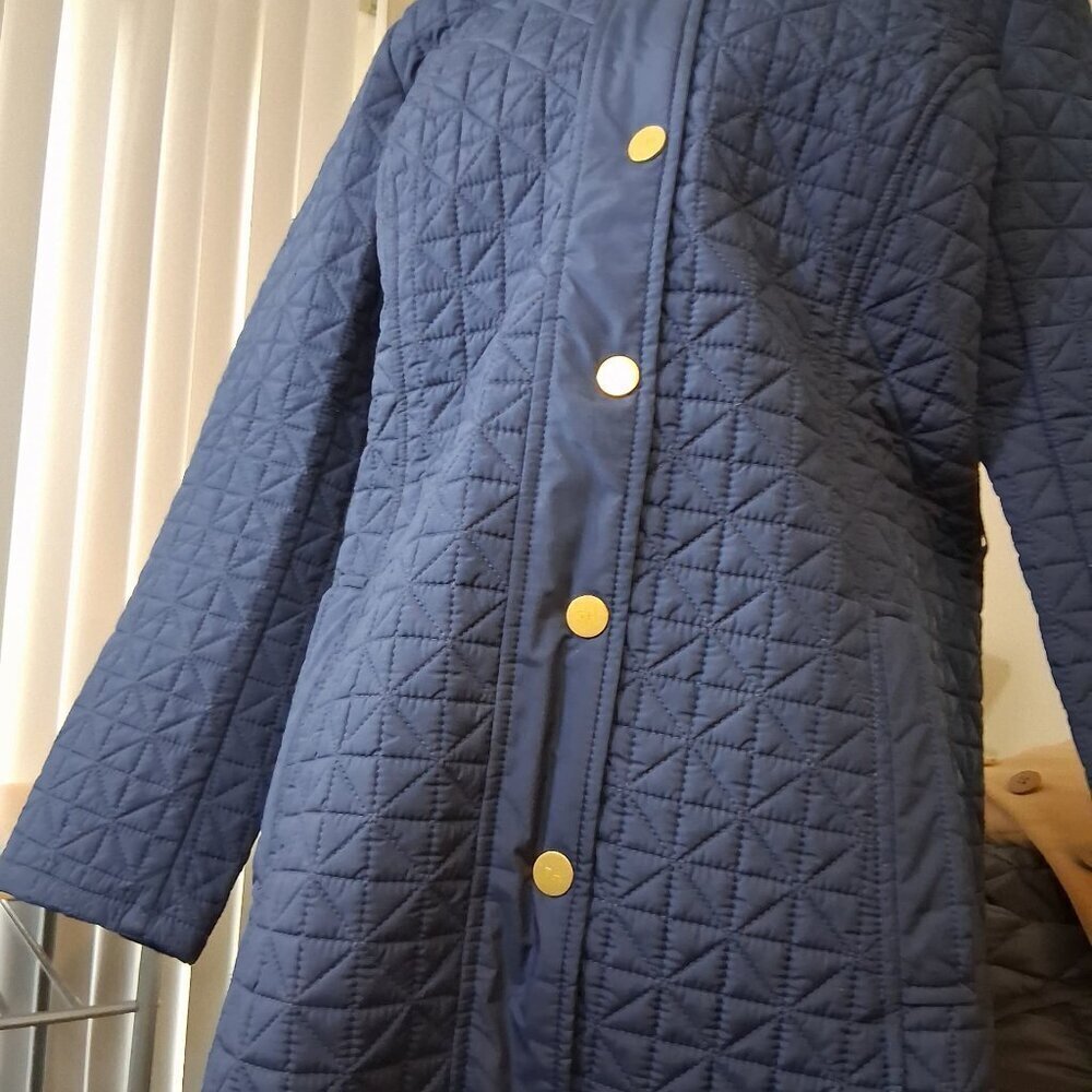 Tommy Hilfiger Navy Quilted Barn Jacket with Gold Hardware - Picture 2 of 11